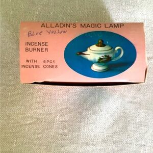 BNWT Aladdin magic lamp, porcelain incense holders
